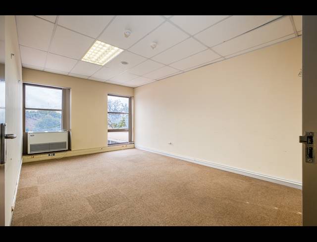 3,513M² OFFICE FOR SALE IN FERNDALE
